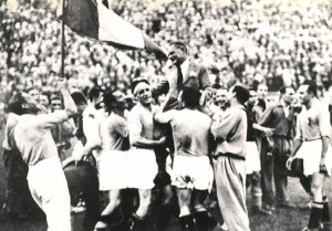 10 giugno - A Roma l'Italia batte 2-1 ai tempi supplementari la Cecoslovacchia nella finale dei Mondiali di calcio casalinghi diventando per la prima volta Campione del Mondo.