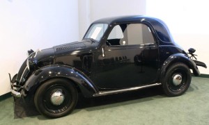 Il 15 giugno 1936 è messa in vendita la FIAT 500 (oggi comunemente ribattezzata "500 A", quale progentitrice della successiva "500 B") popolarmente nota come "Topolino", a causa del frontale che richiama il muso del roditore
